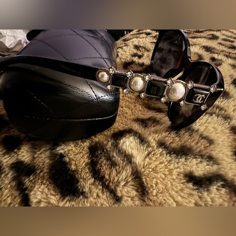 CHANEL
Crystal Pearl Cat Eye Sunglasses 5336-H-B Black